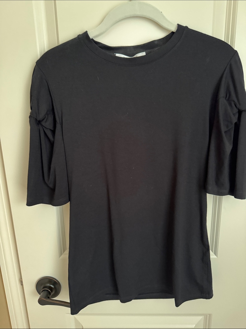 NWOT Frame knotted sleeve detail tshirt size M